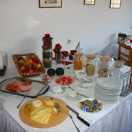 Gästehaus Trahasch im Adelshof-2